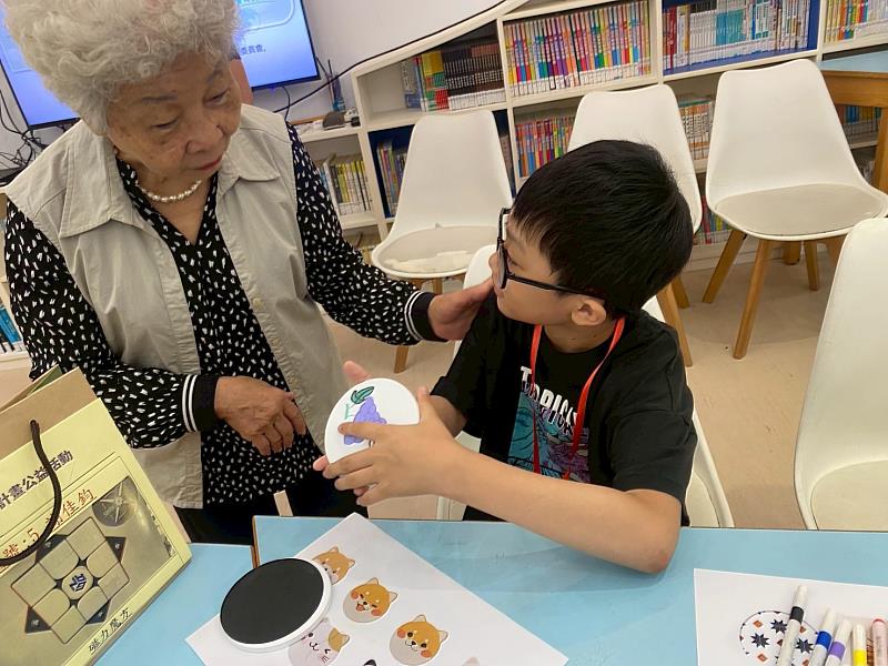 小手傳心願 大愛暖人心──愛分享・聚光計畫走入港西國小 點亮孩子心中的光