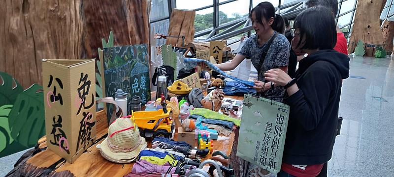 「紙想和你袋再一起」將廢紙變成精美禮物袋