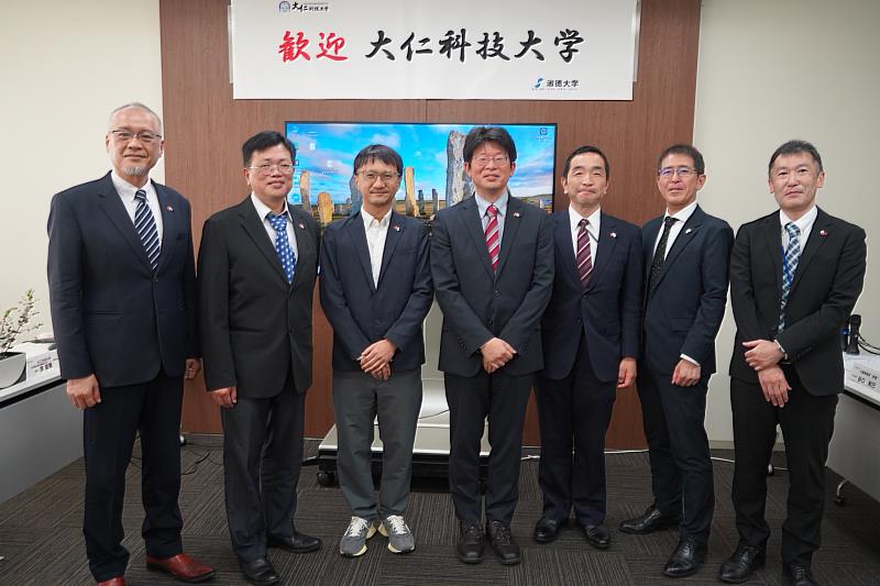圖3、大仁科技大學社工系參訪淑德大學