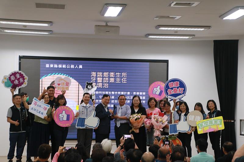 民政處高忠雲副處長等5人獲114年模範公務人員 今公開表揚 熱氣球自由飛獎勵點燃榮耀時刻