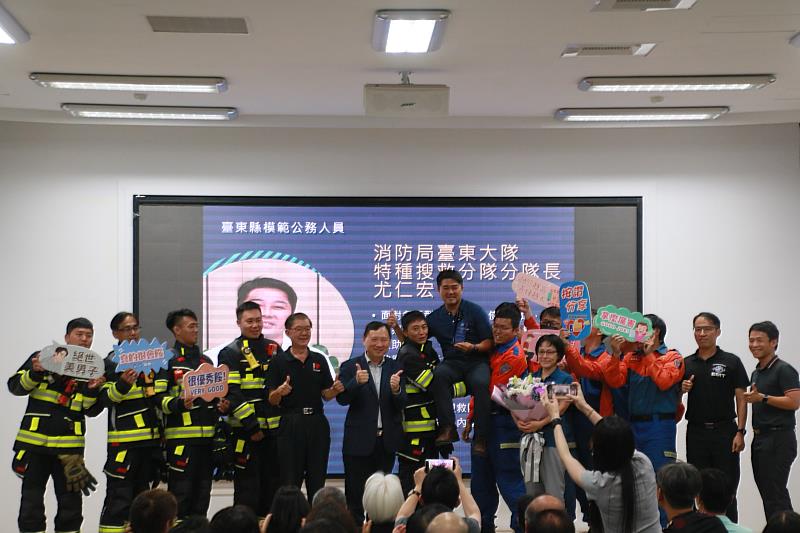 民政處高忠雲副處長等5人獲114年模範公務人員 今公開表揚 熱氣球自由飛獎勵點燃榮耀時刻