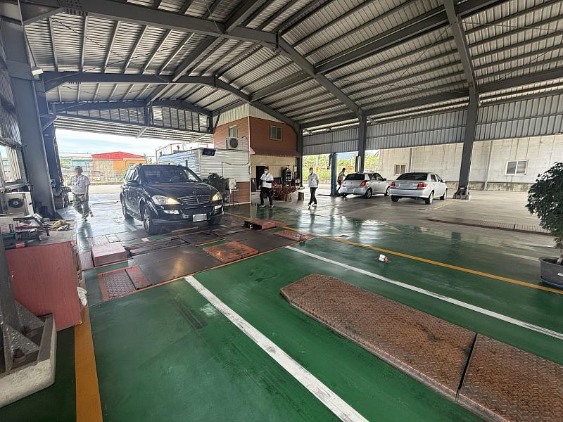 車齡滿8年汽油汽車須每2年定檢 臺東縣政府呼籲按時驗車免受罰 共同守護臺東好空氣