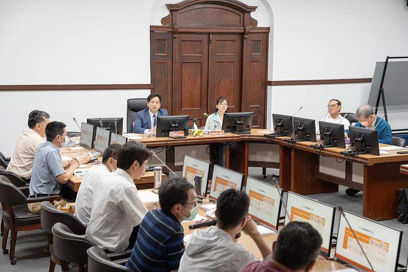 會中專家學者針對通學步道及家長接送規劃提供專業與實務建議