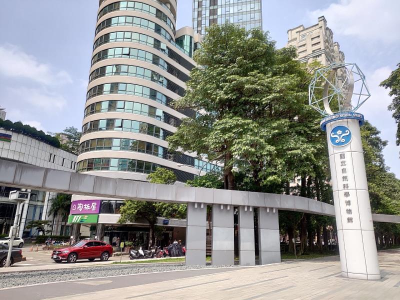 面對川普對等關稅，台中傳統蛋黃區西區聚集大量中小企業主自用或置產族群，態度普遍轉趨保守。
