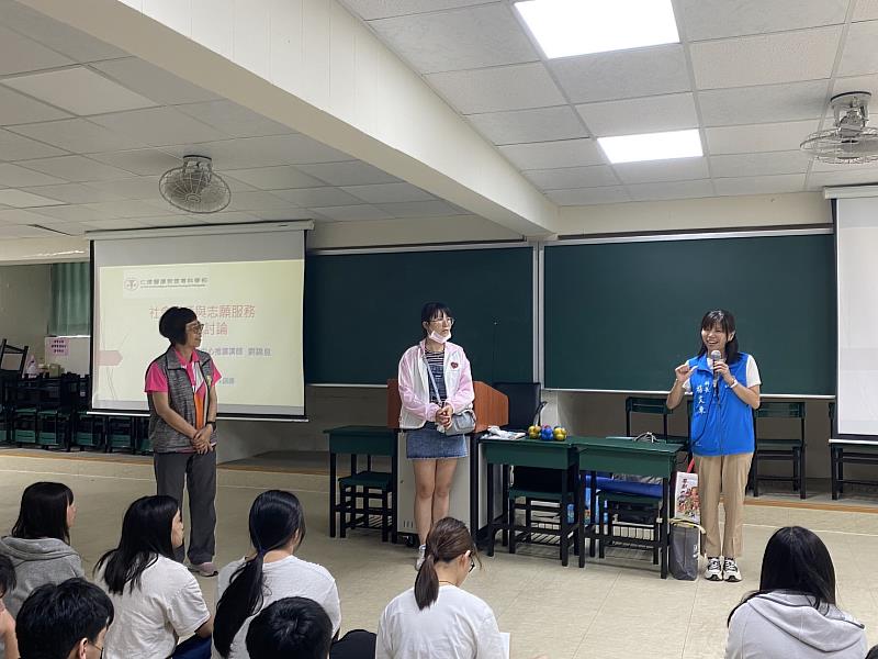 苗栗縣府攜手救國團推動志願服務特殊訓練 完訓學員展現服務熱忱