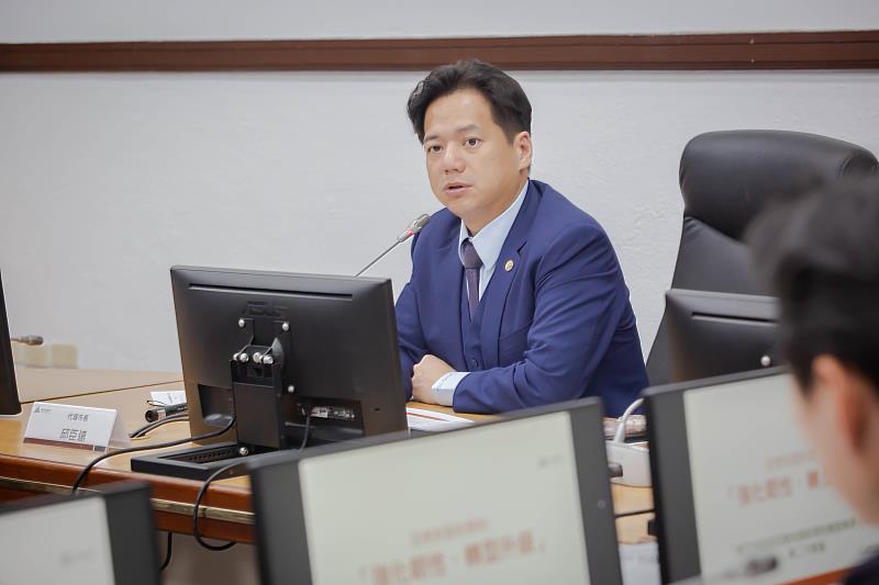 邱臣遠代理市長日前召開因應美國關稅專案小組第二次會議。