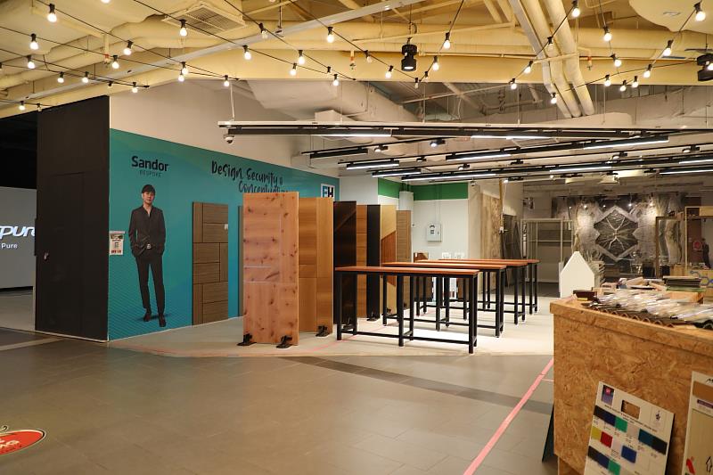 0 市府團隊參訪in design lab (2)