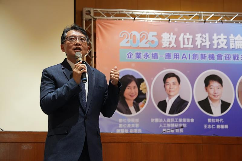 嘉藥校長致詞表示，學校致力建置全校性AI應用環境培育相關優秀人才