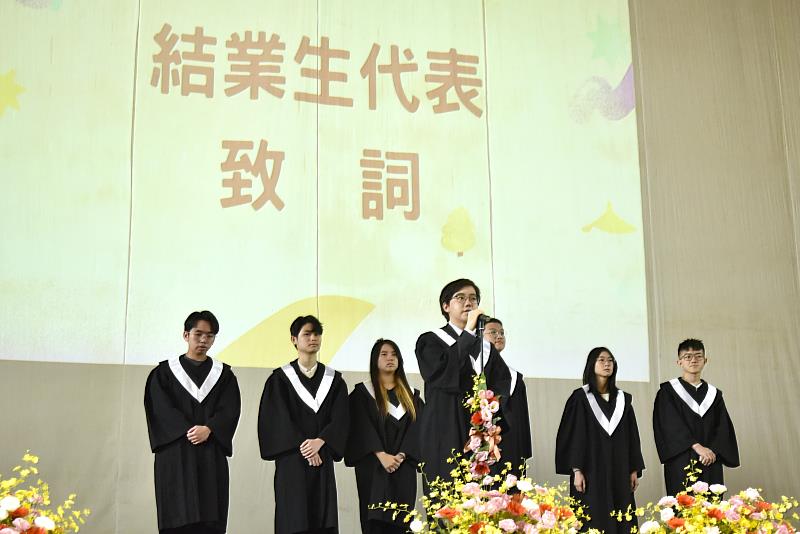 各國同學聯誼會會長代表結業生致詞