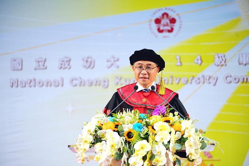 沈孟儒校長勉勵畢業生　窮理致知科學濟世