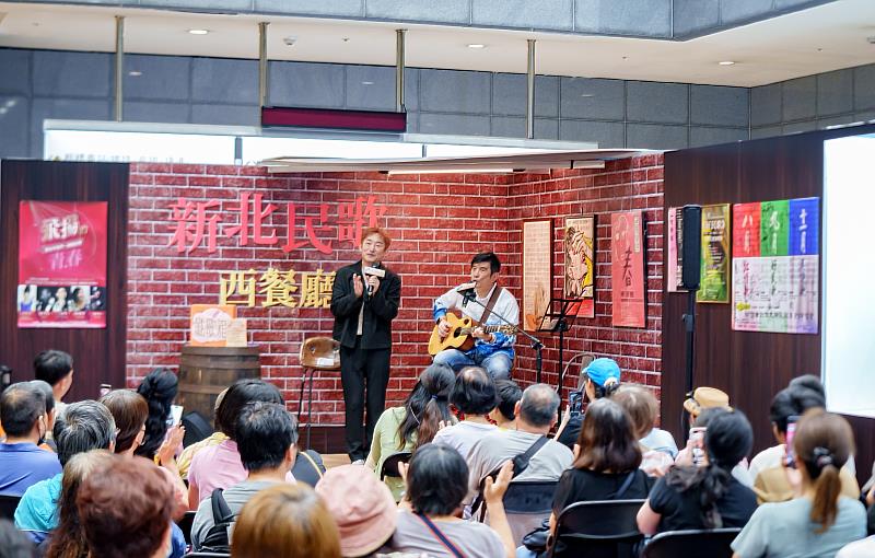 「閃亮的節奏-新北市民歌50講唱會」由民歌代表歌手葉佳修擔任主講人。