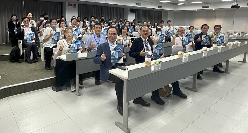 聚焦未來！南臺科大「AI應用與教師專業永續發展學術研討會」現場，與會者熱情投入，針對AI教育應用及教師專業轉型等前瞻議題，激盪出精彩火花。