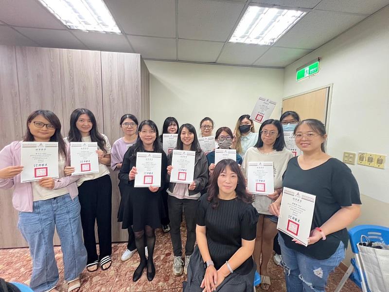 勞工學苑凝膠美甲沙龍保養資料照