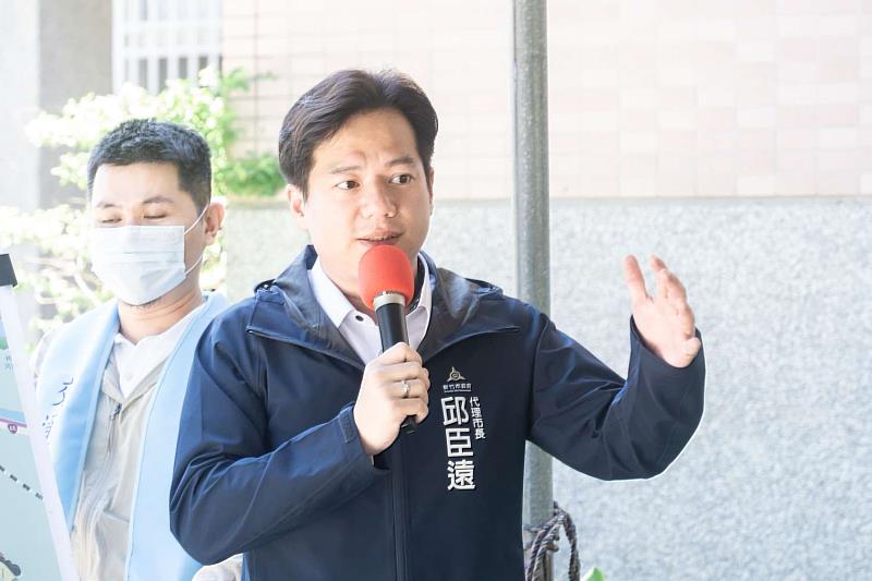 代理市長邱臣遠宣告今日香山三處新設立的鹽水圖書館、浸水公園以及頂福公園YouBike站點10點正式啟用。