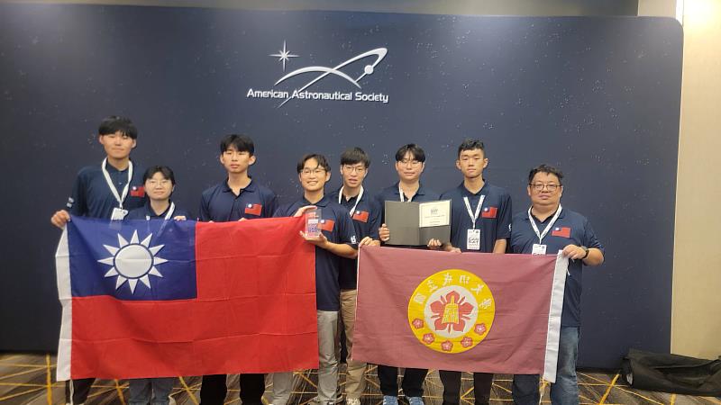 成大學生團隊 Gemini Supernova 參加美國航太學會罐頭衛星國際競賽奪得第 3 名