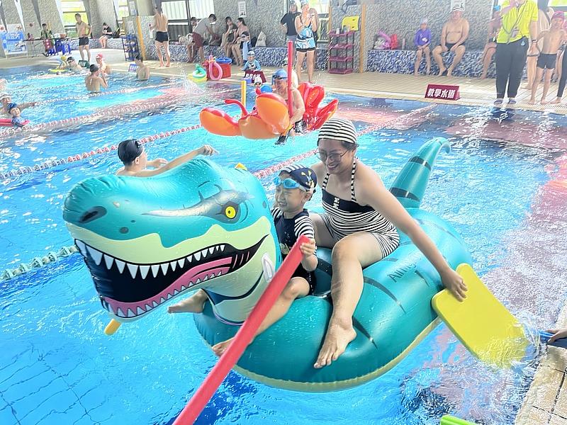 桃園市八德國民運動中心「勇闖水世界！」水域自救x親子趣味活動