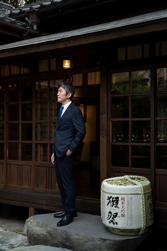 ▲獺祭社長櫻井一宏親自來台領席，帶來五款經典清酒，並特別呈現極稀有代表作—「新生獺祭 二割三分 純米大吟釀」與「獺祭 梅酒 磨二割三分仕入」
