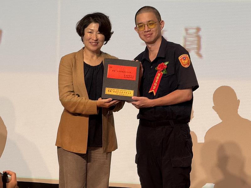 讓溫暖走入社區 臺東縣警察局表揚績優社區家庭暴力防治官