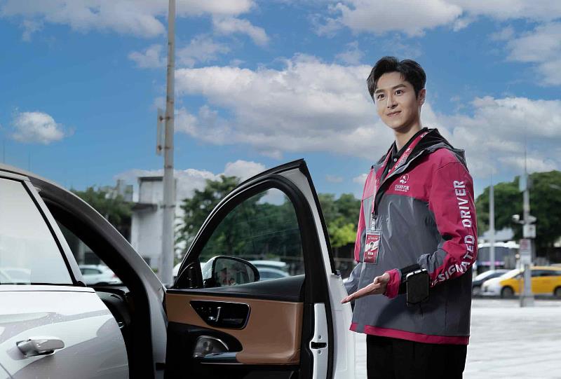 圖二_55688代駕 針對有車的銀髮族推出「時時駕-銀髮代駕」服務，乘客可以按需求按小時訂購服務，如同為家中的長輩安排一位專屬司機，讓長輩可以繼續透過自己熟悉的工具出行