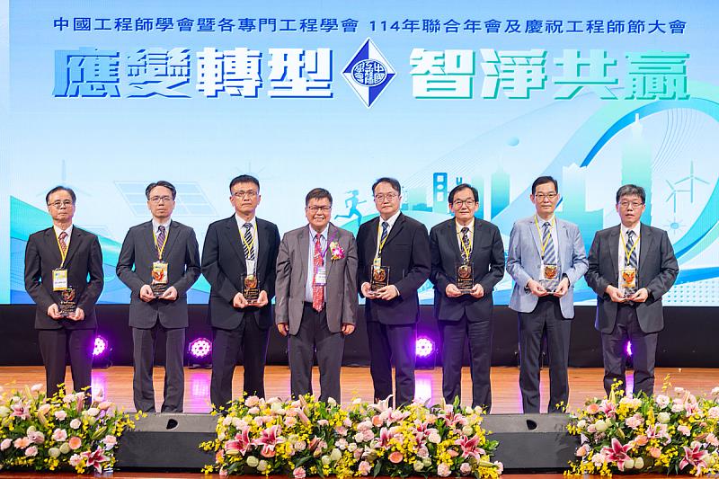 海大獲評選為「產學合作績優單位」(中國工程師學會提供)