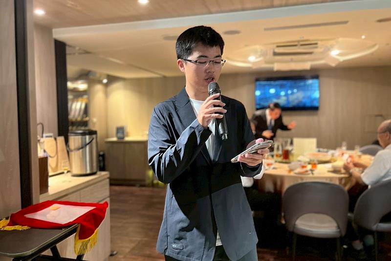 獲獎的學生與社團代表也輪番上台發表感言(圖為馬祖學生聯合自治會分享)