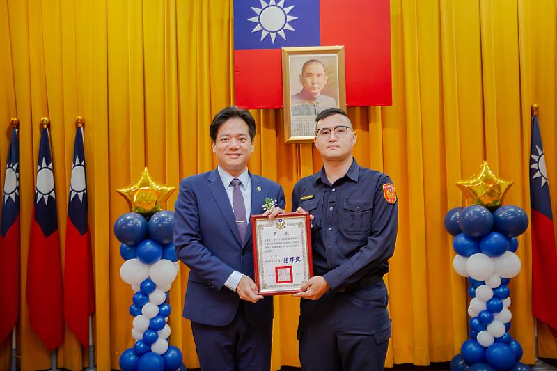 歡慶警察節！邱臣遠代理市長表揚模範績優員警，向守護城市的英雄致敬。