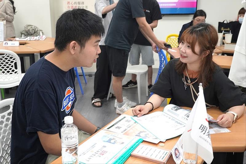 圖／學生們藉由與企業面對面問答，能夠更了解職場工作內容。