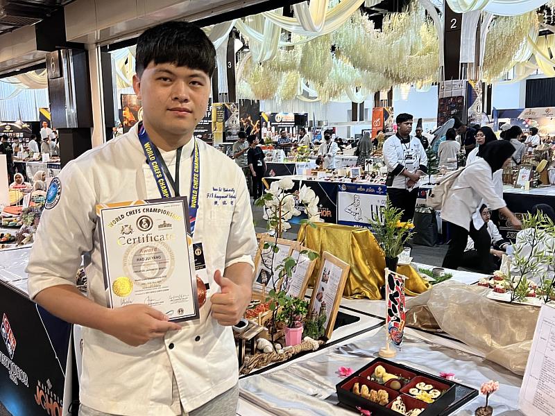 元培餐管系饒瑞陽同學「日式便當」獲得銅牌