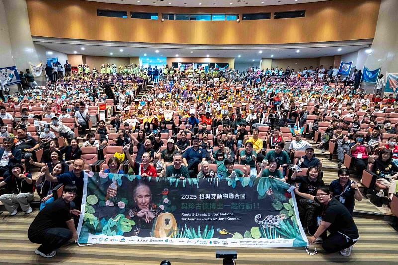 韋能能源攜手長榮大學推動綠能教育與珍古德博士一起行動讓在地故事走向國際舞台