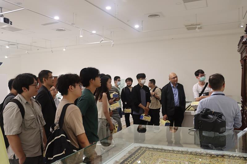 南大學生透過此次參訪，認識長興材料以「研究與創新」為核心的發展理念，實地瞭解其全球市場佈局