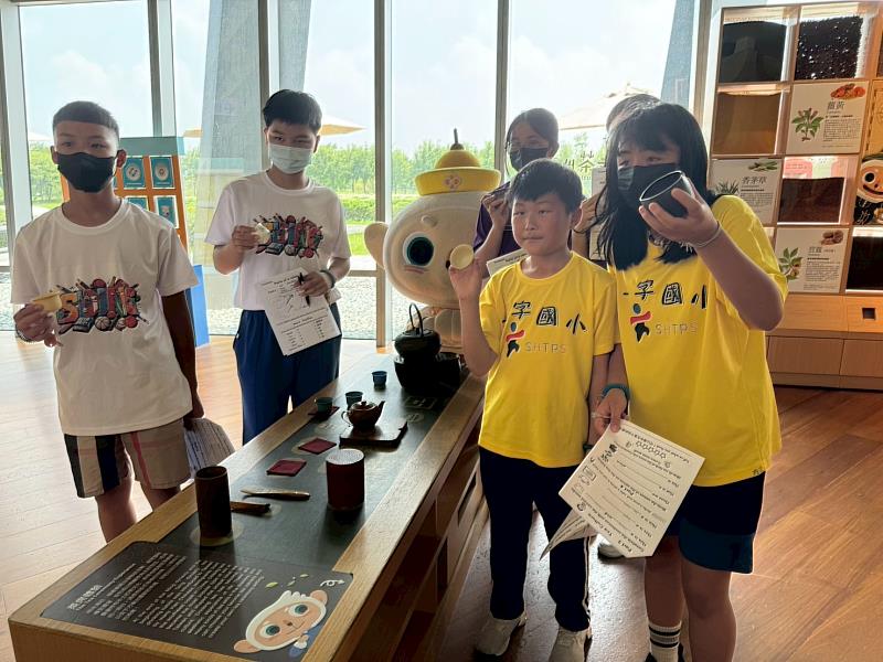 嘉義縣「尋寶列車」雙語微旅行 提升學童英語能力與對鄉土的連結