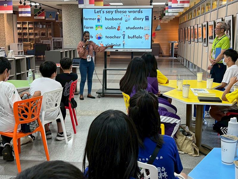嘉義縣「尋寶列車」雙語微旅行 提升學童英語能力與對鄉土的連結