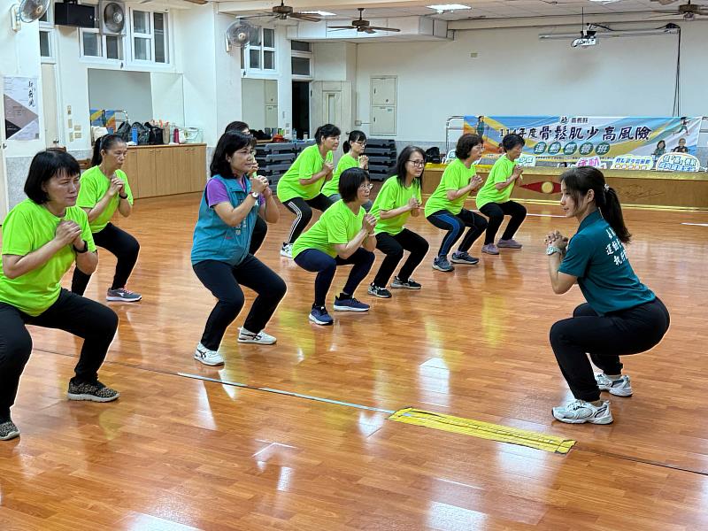 嘉義縣「骨鬆肌少高風險運動營養班」夜間班開課-3