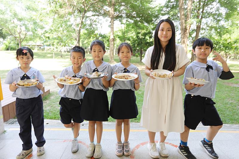 嘉義市志航國小「世界早餐」交流再進化 在餐桌上跨越太平洋，品味國際教育的深度與溫度