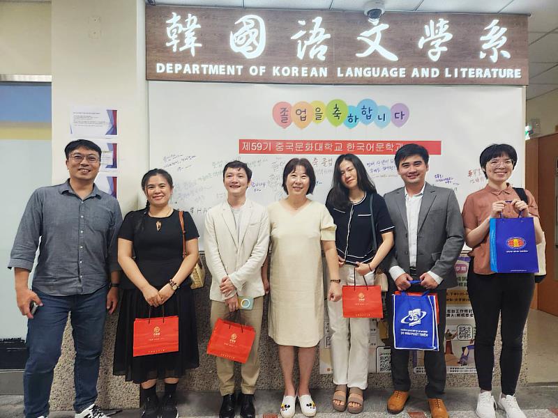 越南學者參訪文化大學,期盼雙方在韓文教材合作上能有更進一步發展。