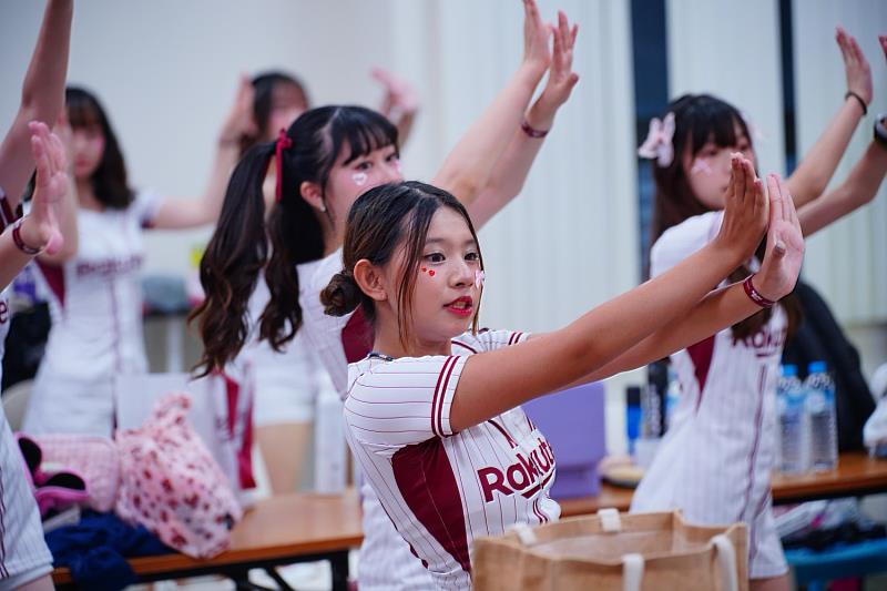 樂天女孩體驗營圓滿落幕 40位女孩正式登場應援舞台