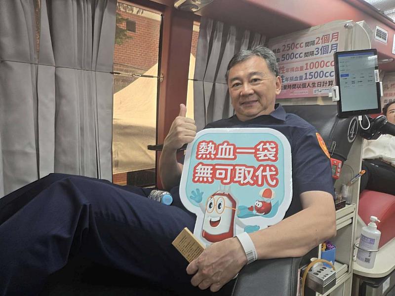 新竹市警察之友會準備貓警長造型隨身碟