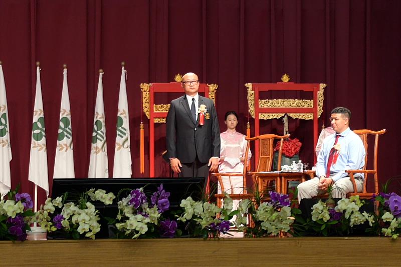 中華亞太區餐旅觀光教育理事會(APacCHRIE)台灣分會理事長王劭仁鼓勵畢業生終身學習