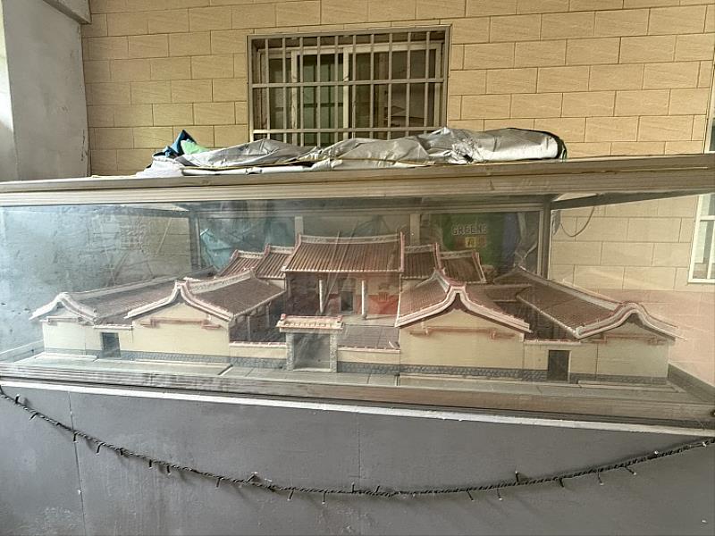 圖5 傅明光司阜耗時半個月時間所完成的1：20的三合院作品