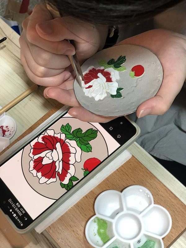 李玟儀繪製畢業作品
