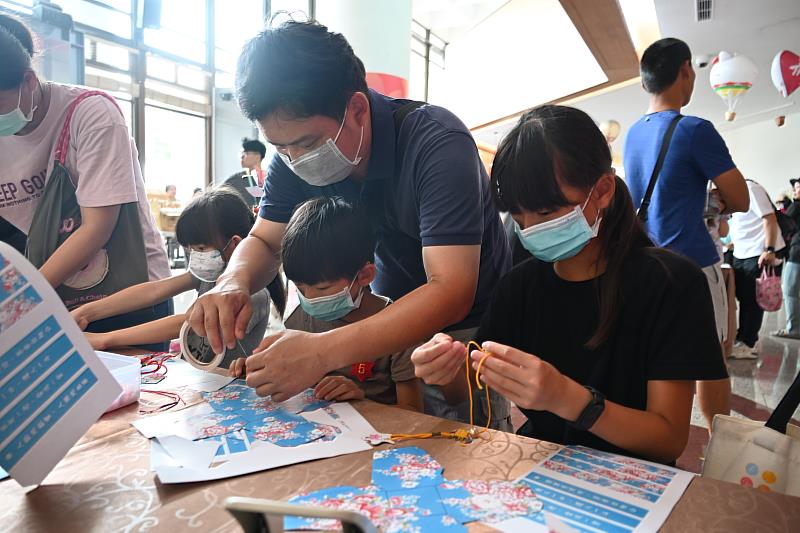 親子共學同樂　語言傳承從家庭開始　縣府「客語親子仲夏園遊會」客家鄉親熱情參與