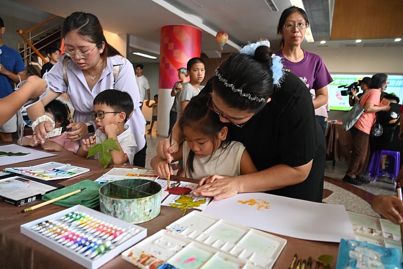 親子共學同樂　語言傳承從家庭開始　縣府「客語親子仲夏園遊會」客家鄉親熱情參與