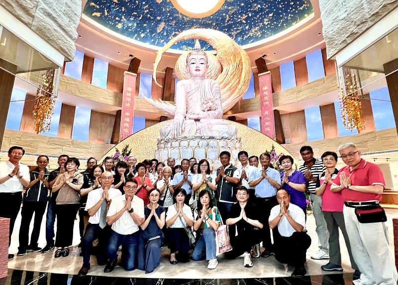 1靈鷲山福城開箱初體驗，近40位在地好朋友，提前感受福城的驚喜與魅力。(靈鷲山佛教教團提供)