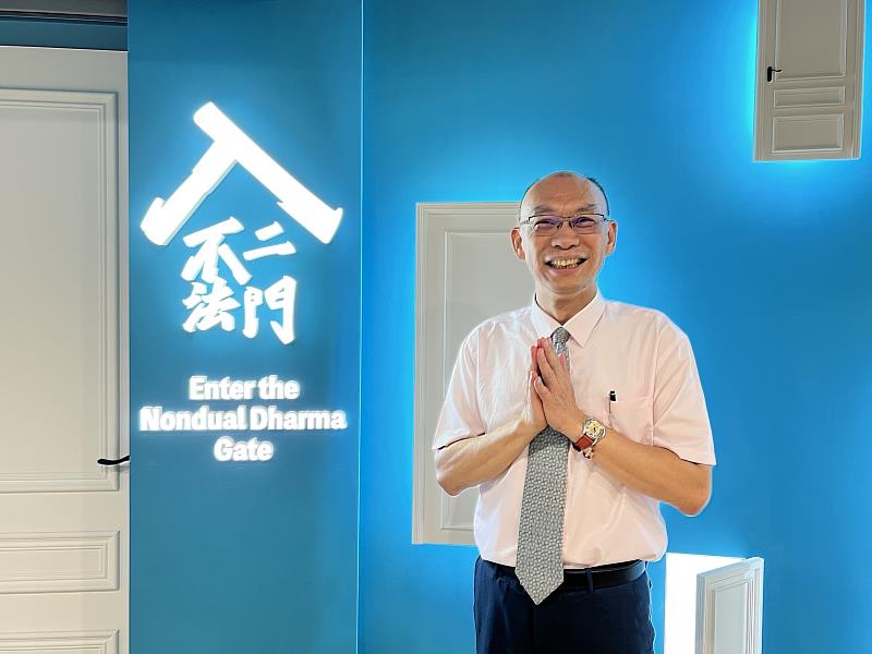 5雙溪高中校長葉俊士感佩心道法師發願把佛法帶給福隆，且對偏鄉地區和孩子無私付出。(靈鷲山佛教教團提供)
