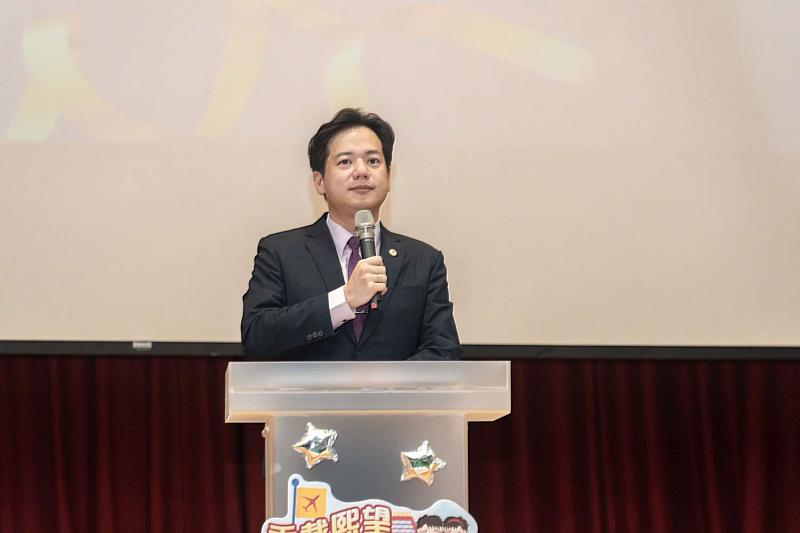 邱臣遠代理市長致詞。