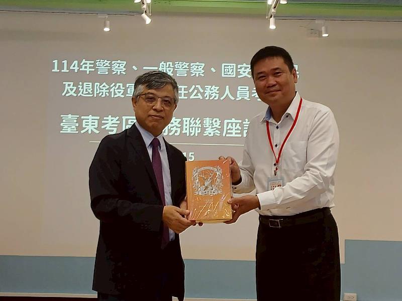 縣府秘書長陪同考選部長巡視臺東考區 攜手考選部強化國考試務合作