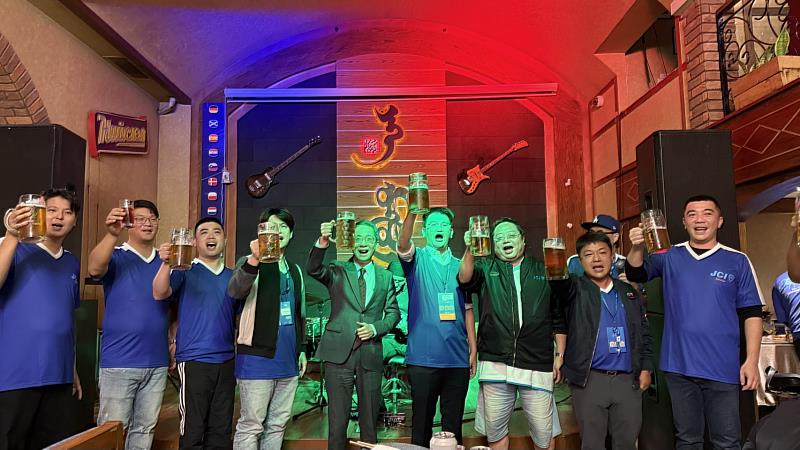 台灣青商會來蒙參加2025亞太大會,會員抵蒙參加歡迎晚宴