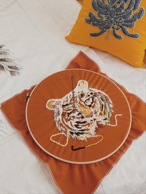藝術家織物刺繡作品