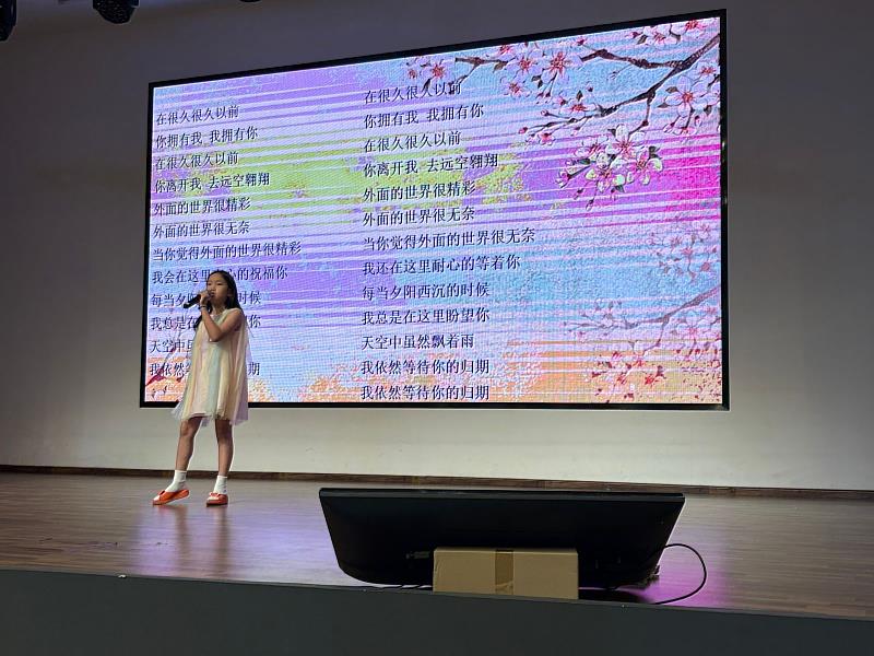 參賽學生演唱華語歌曲