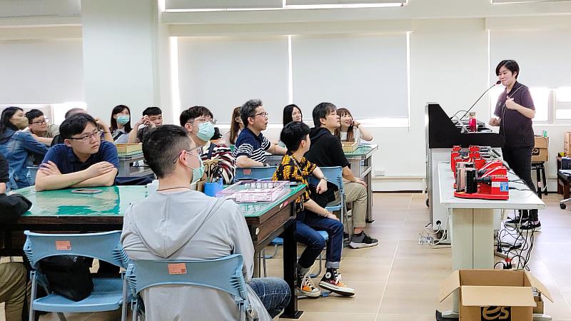 北分署創客基地持續推動AI數位多媒體應用課程，配合數位自造機具運用，引導青年透過實作深化技術力。